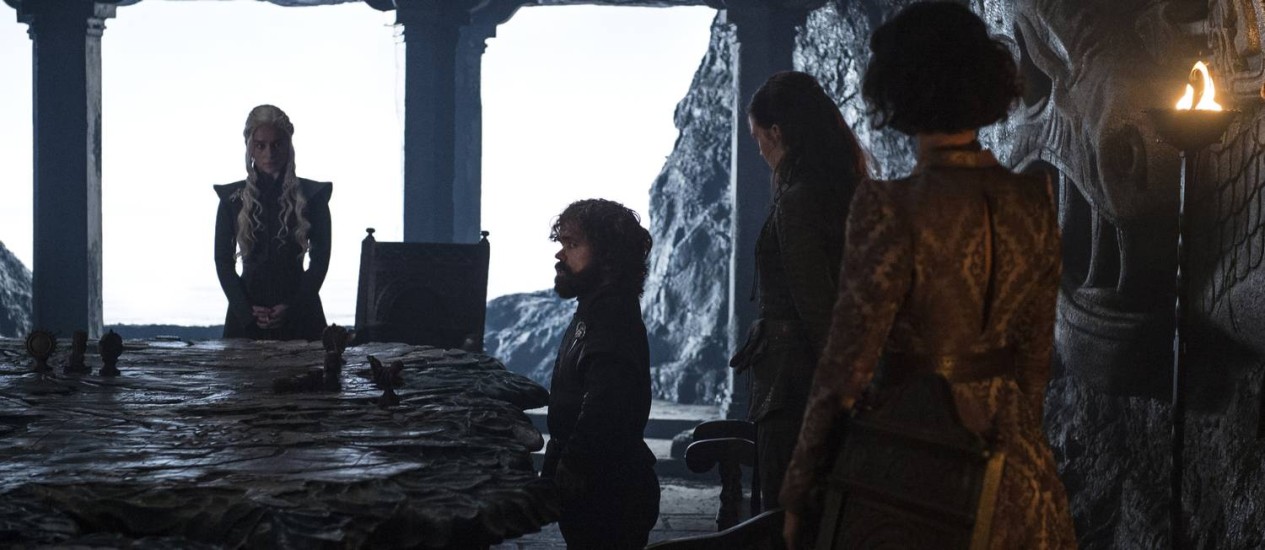 Daenerys Targaryen (Emilia Clarke) inicia sua vingança em 'Game of Thrones', com Tyrion Lannister (Peter Dinklage), Yara Greyjoy (Gemma Whelan) e Ellaria Sand (Indira Varma) Foto: Divulgação/ Helen Sloan/ HBO